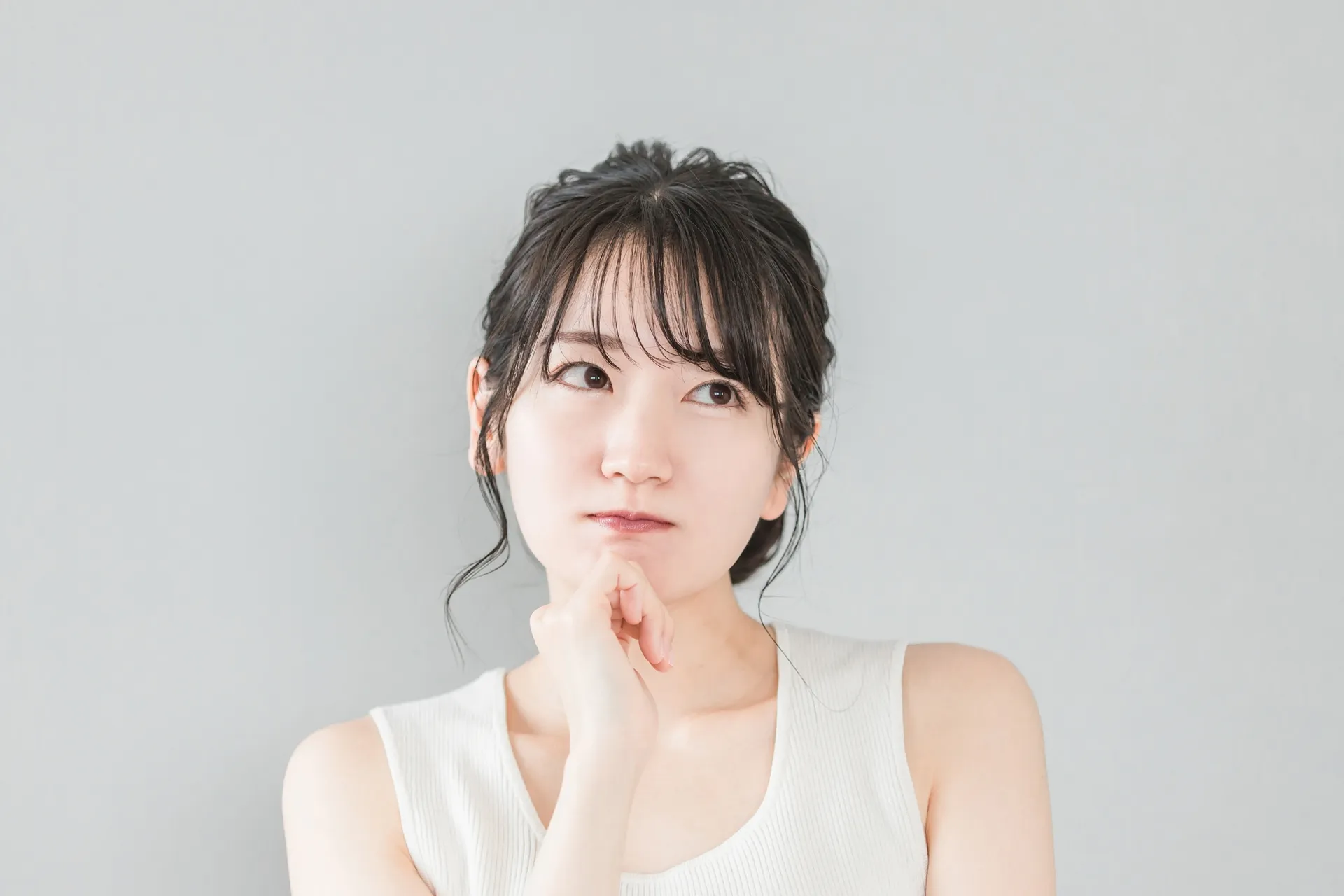 前歯のセラミック治療に保険は適用できる？