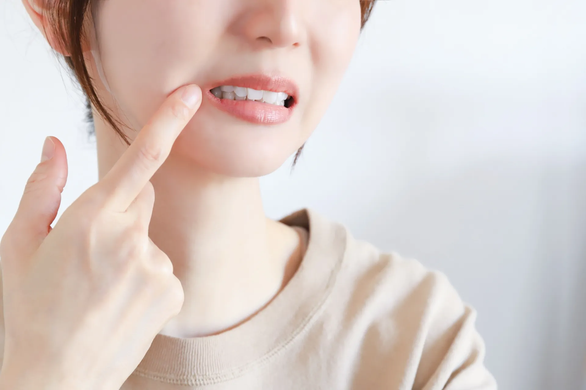 なぜ「白すぎる」セラミックで後悔するのか？