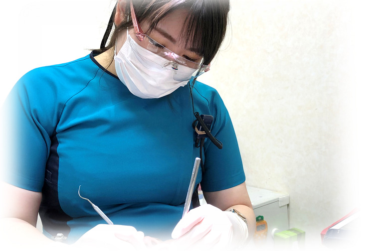 粟井歯科医師